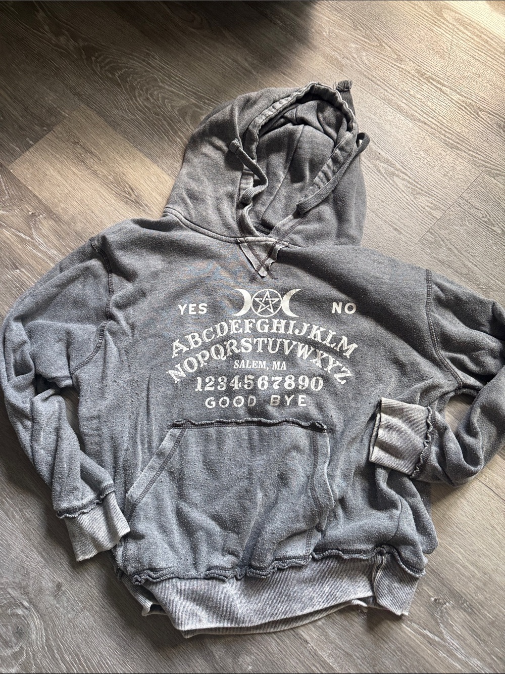 Vintage-Inspired Gray Ouija Graphic Hoodie
